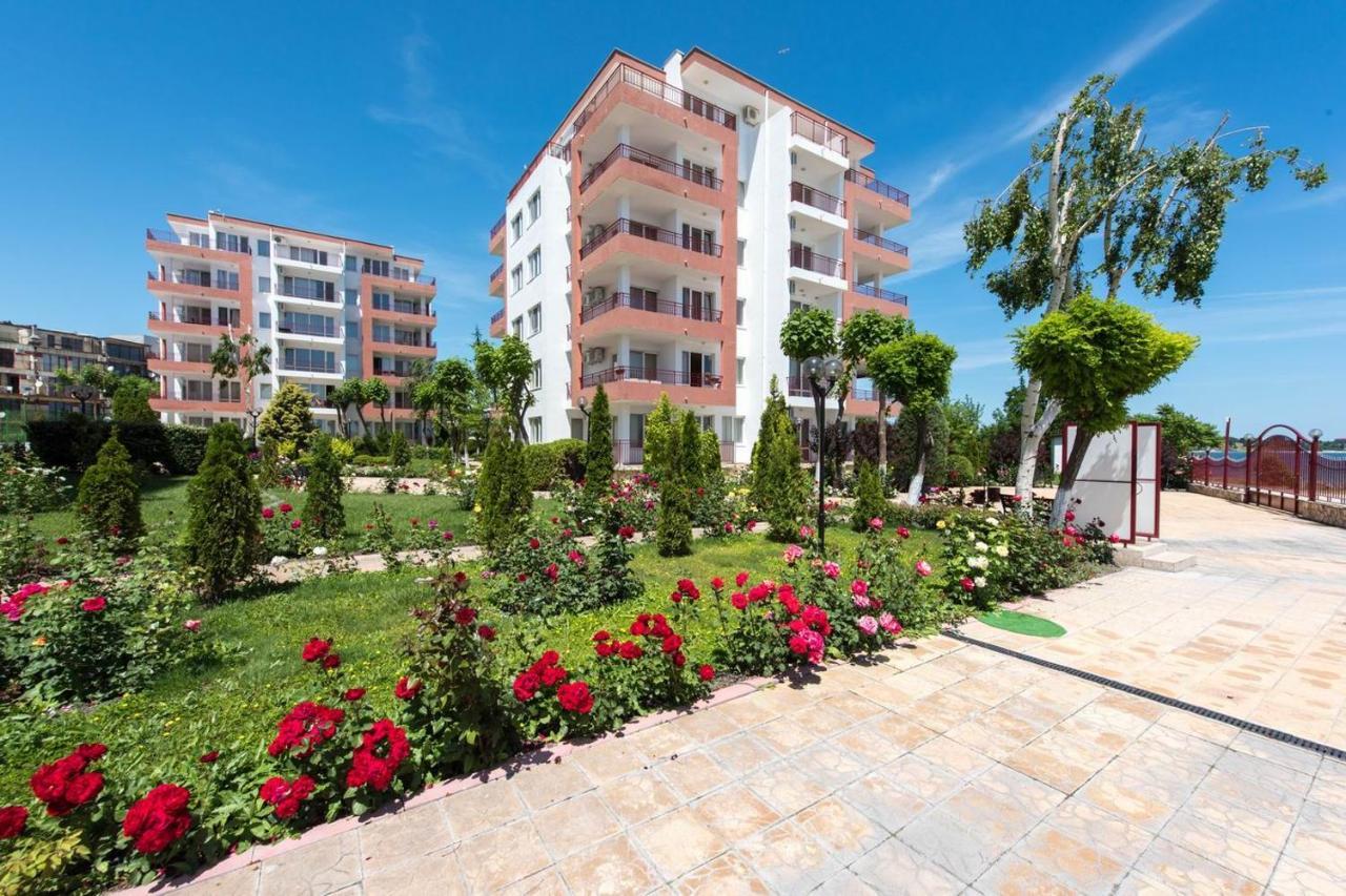 Gt Riviera Fort Beach Apartments Ravda Exteriér fotografie