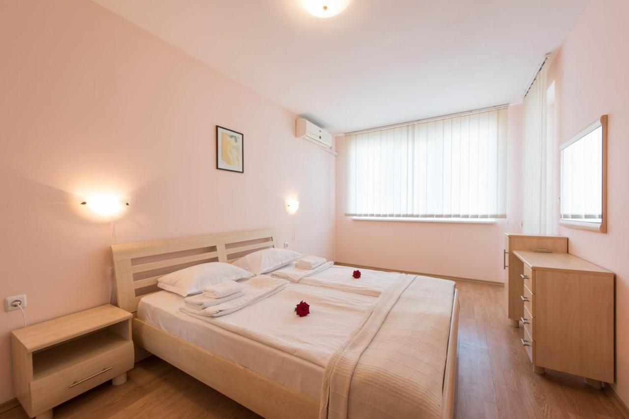 Gt Riviera Fort Beach Apartments Ravda Exteriér fotografie
