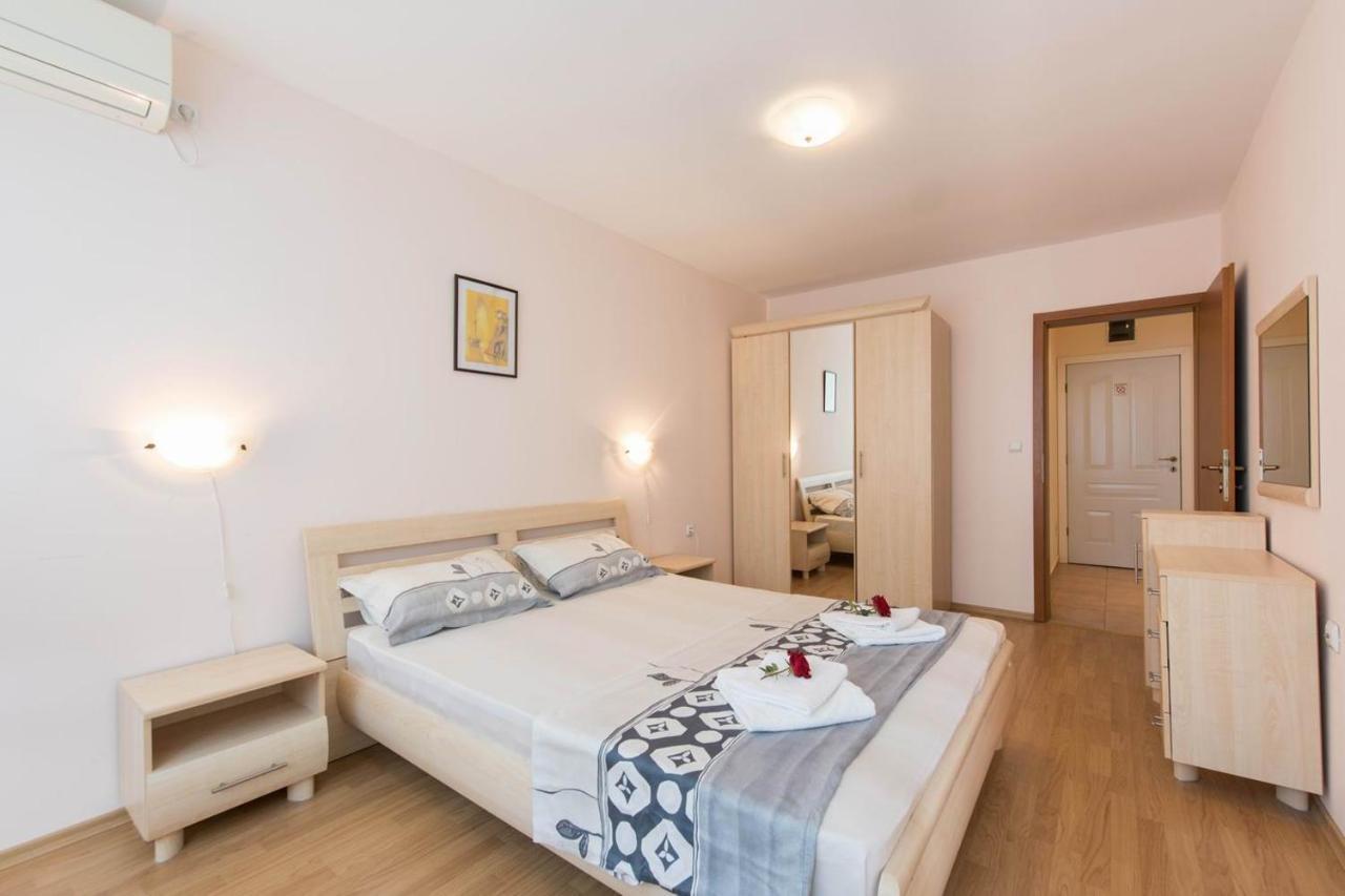 Gt Riviera Fort Beach Apartments Ravda Exteriér fotografie